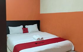 Reddoorz At Oxy Residence Manado